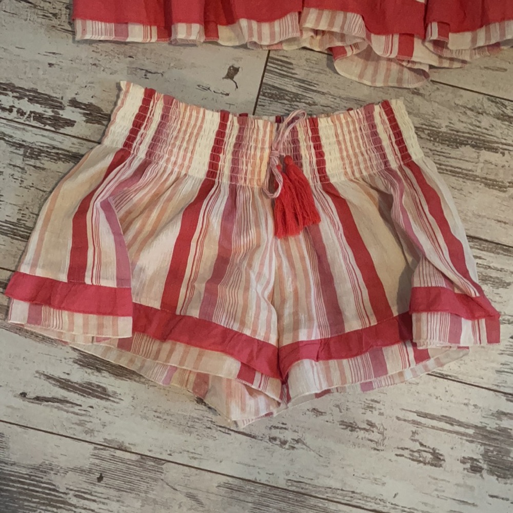 Two piece set - Picture 2 of 3